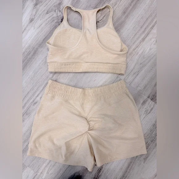 Bombshell set cloud comfort shorts & top - Picture 4 of 8